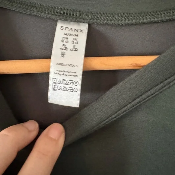 NWT Spanx Air Essentials Dress, Color: Dark Palm, Size Medium - Picture 6 of 7